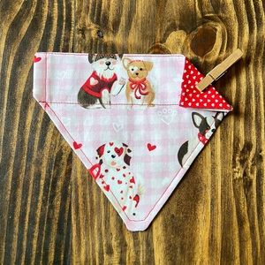 Handmade- S - Reversible Pet Bandana - Slips over collar - Puppy Love/Hearts
